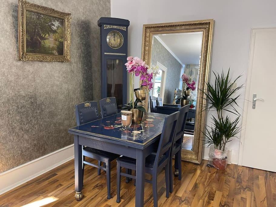 Royal Im Tilly Boardinghouse Apartamento
